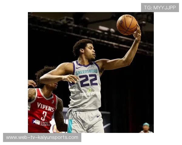 年轻前锋训练中进步明显，成替补席上的潜力股